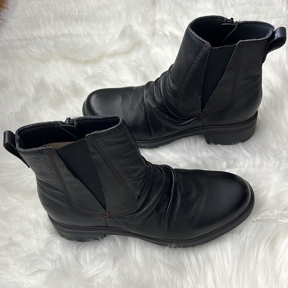 🆕 Clarks Collection Hearth Rose Black Leather Zipper Boots Size 9.5 - Picture 1 of 13